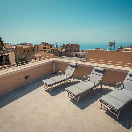 Casa Adele 3* טאורמינה