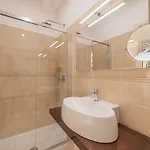 מלון Casa Adele 3*
